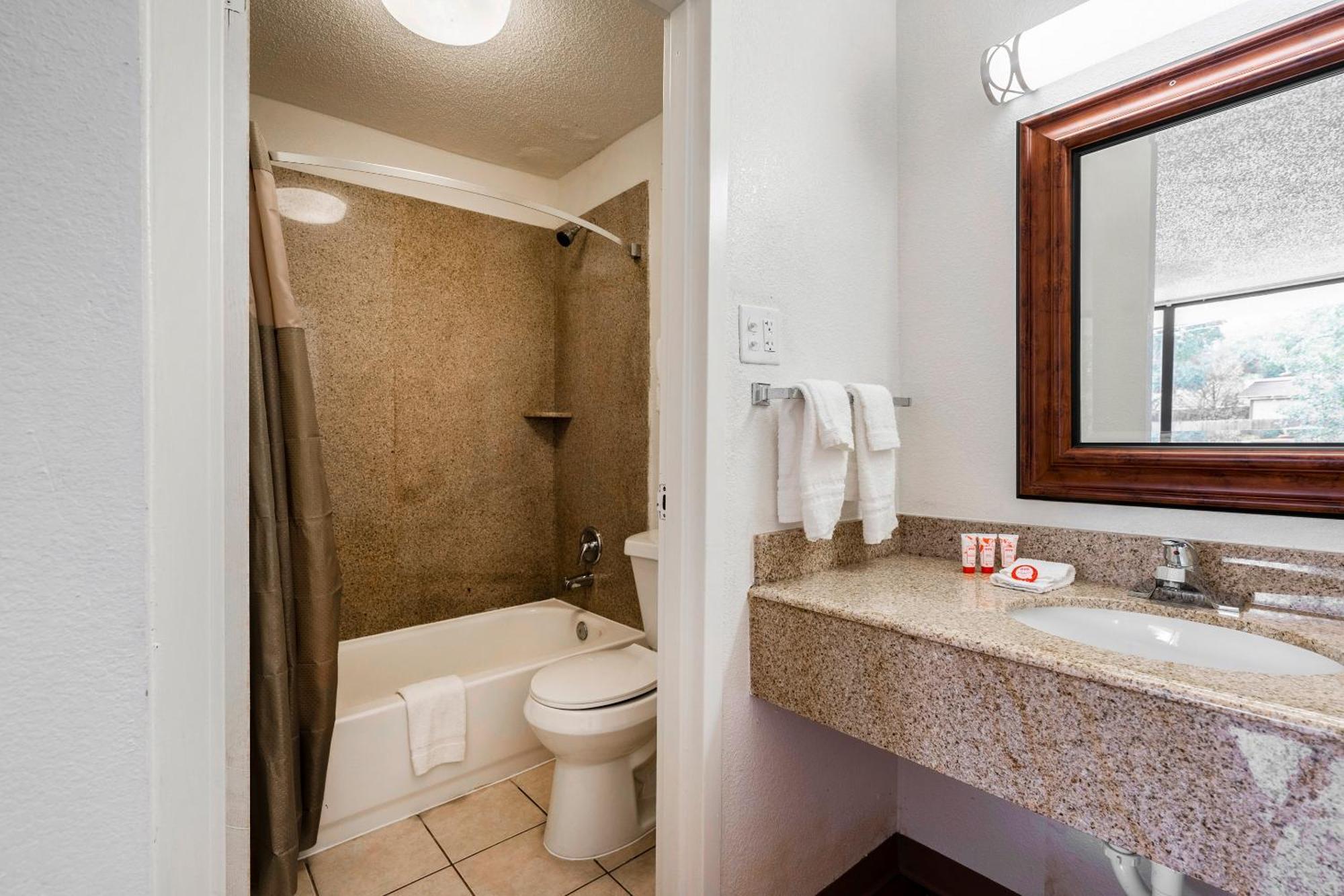 Oyo Hotel Bossier City La - Red River Екстер'єр фото